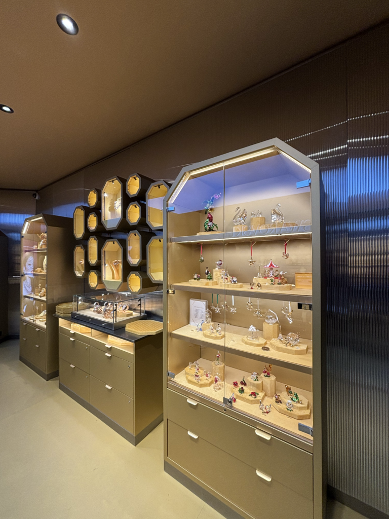 PopUp Swarovski à Paris, près de l'Arc de Triomphe