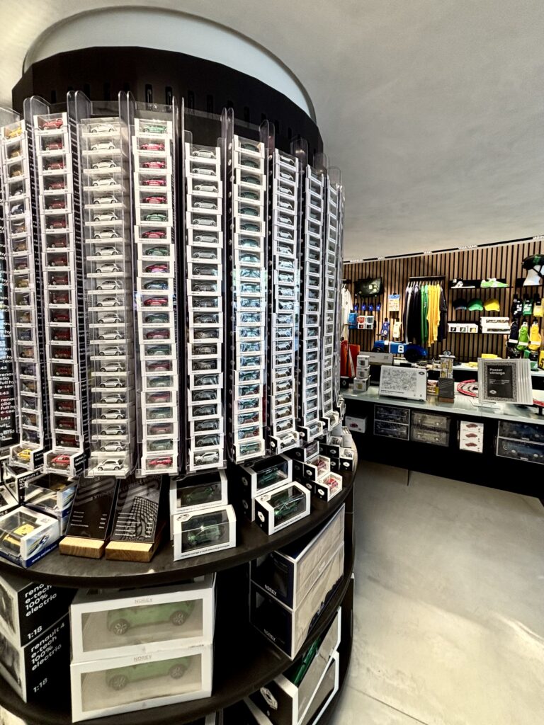 Le Défilé Renault - Retail Tour - Lemens & Partners